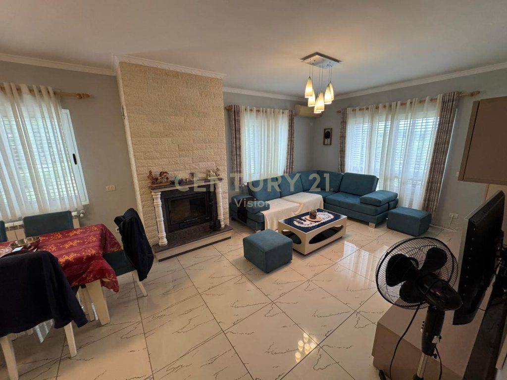Vilë 2-kateshe dhe toke Në Shitje në Grudë e Re, Shkodër - 250,000€