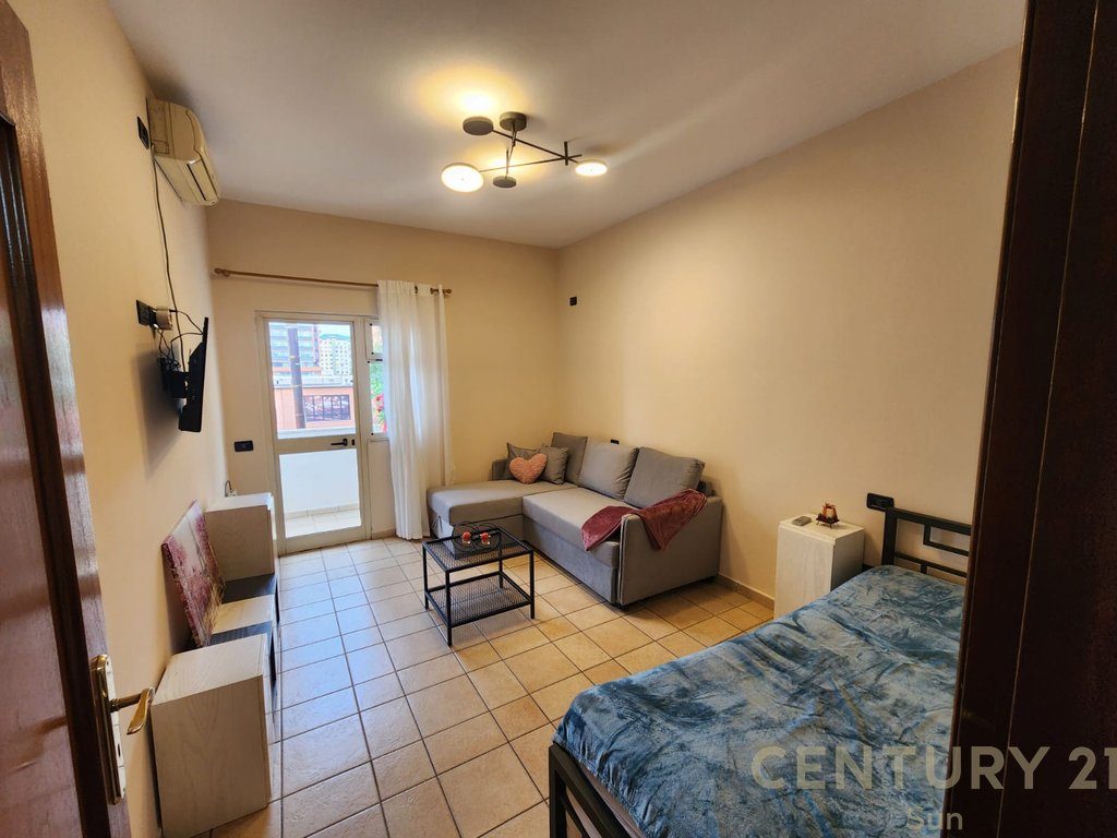 Apartament me qira 1+1 tek Rruga Kavajes!