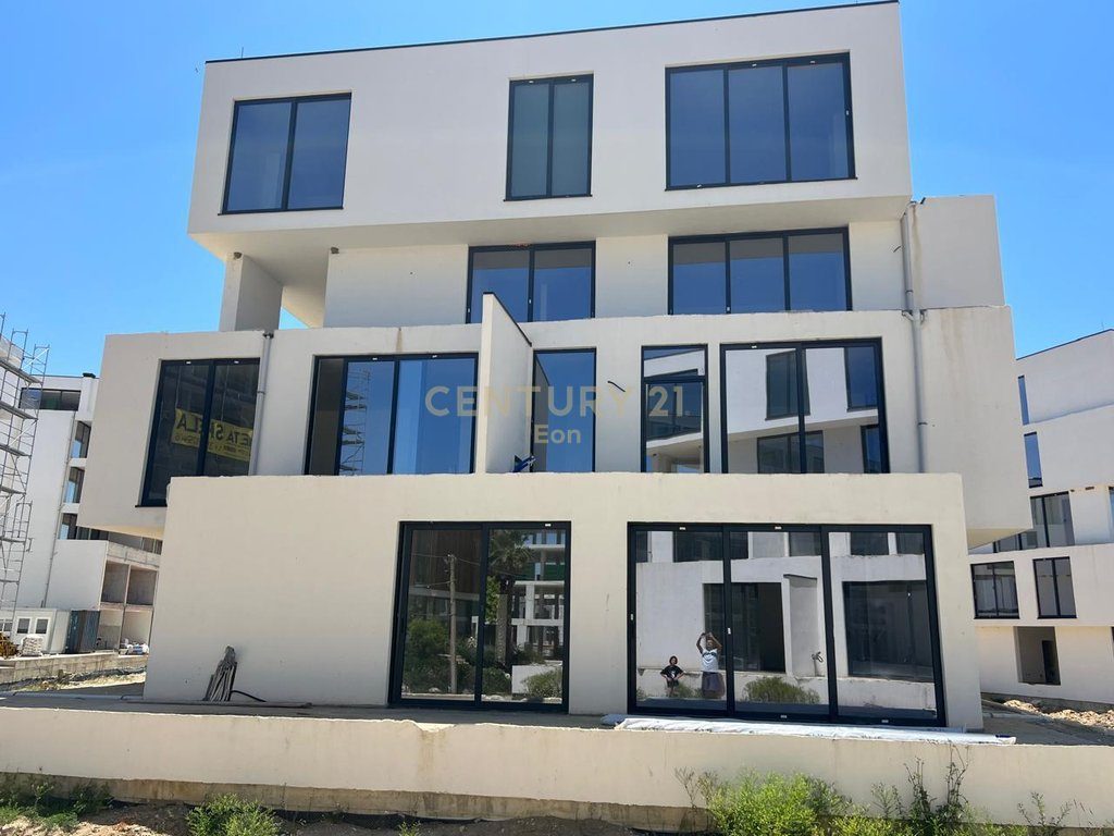 SHITET SUPER APARTAMENT NE PORTO LALEZ !