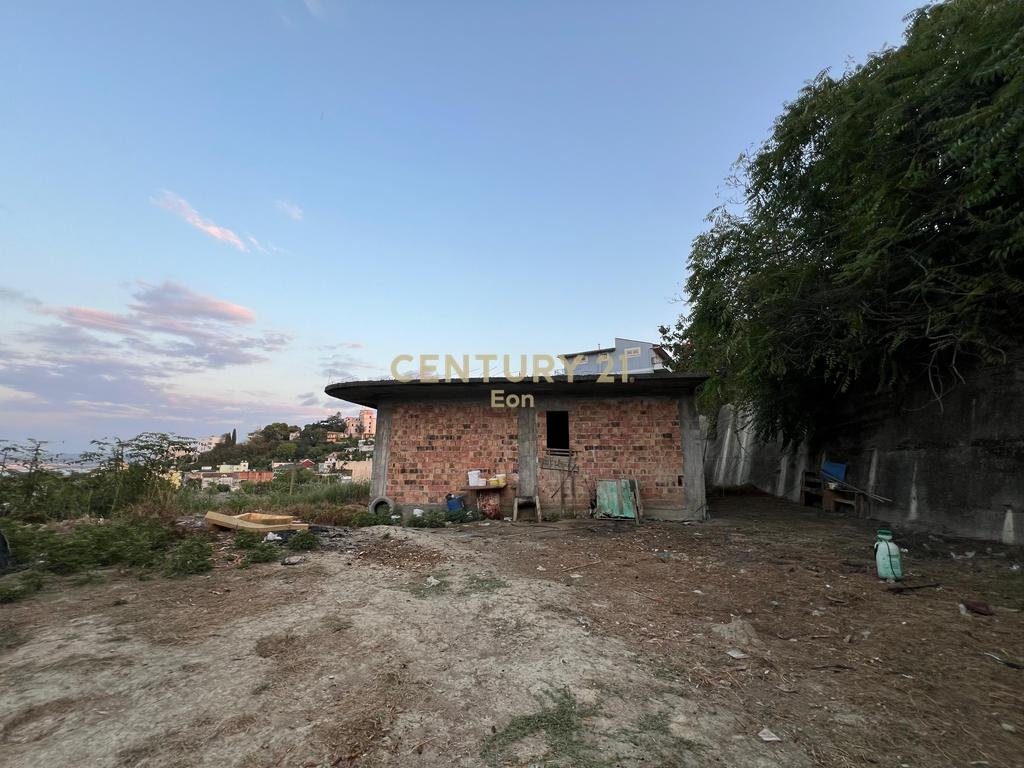 Shitet, Toke+ Ndertese, Vila e Zogut,  Durres !