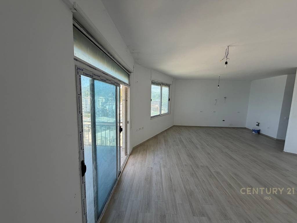 Shitet Apartament 1+1 me Pamje nga Deti – Kamelia Resort!