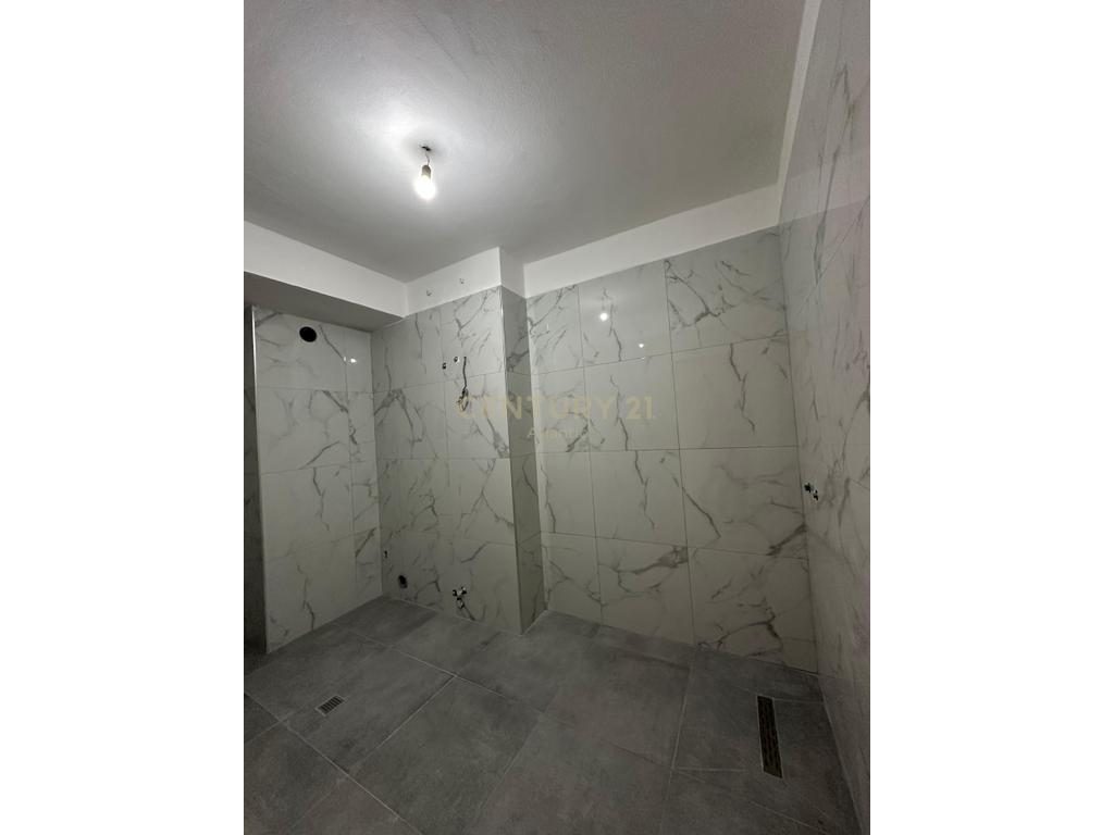 Apartament modern në zemër të Durrësit – Markata