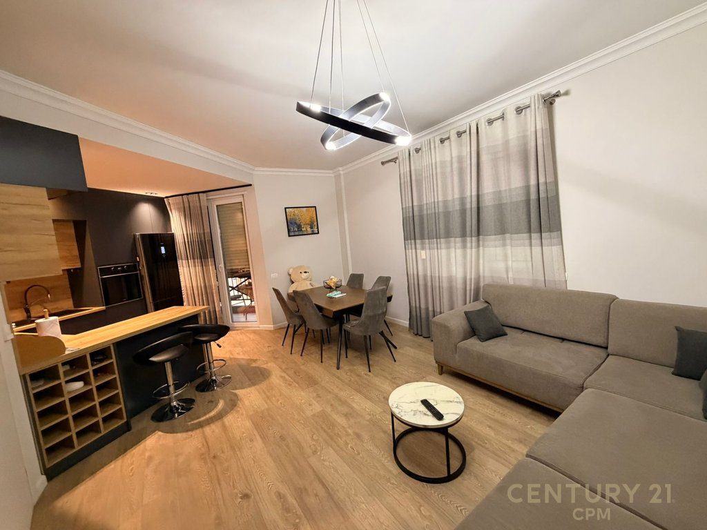 JAPIM APARTAMENT 2+1+2 ME QIRA PRANE KODRES DIELLIT 2 !