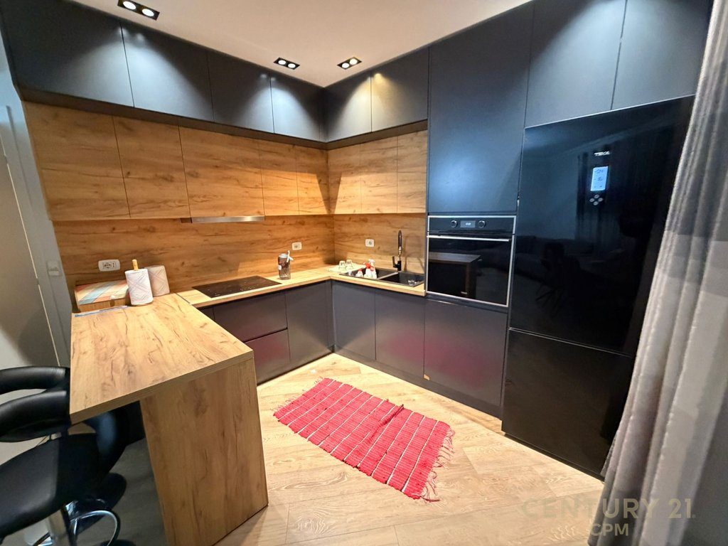 JAPIM APARTAMENT 2+1+2 ME QIRA PRANE KODRES DIELLIT 2 !
