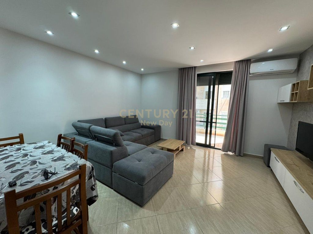 Apartament 2+1+2 T Plus Garazh me Qira në Plazh, Durrës - 700€ | 115 m²