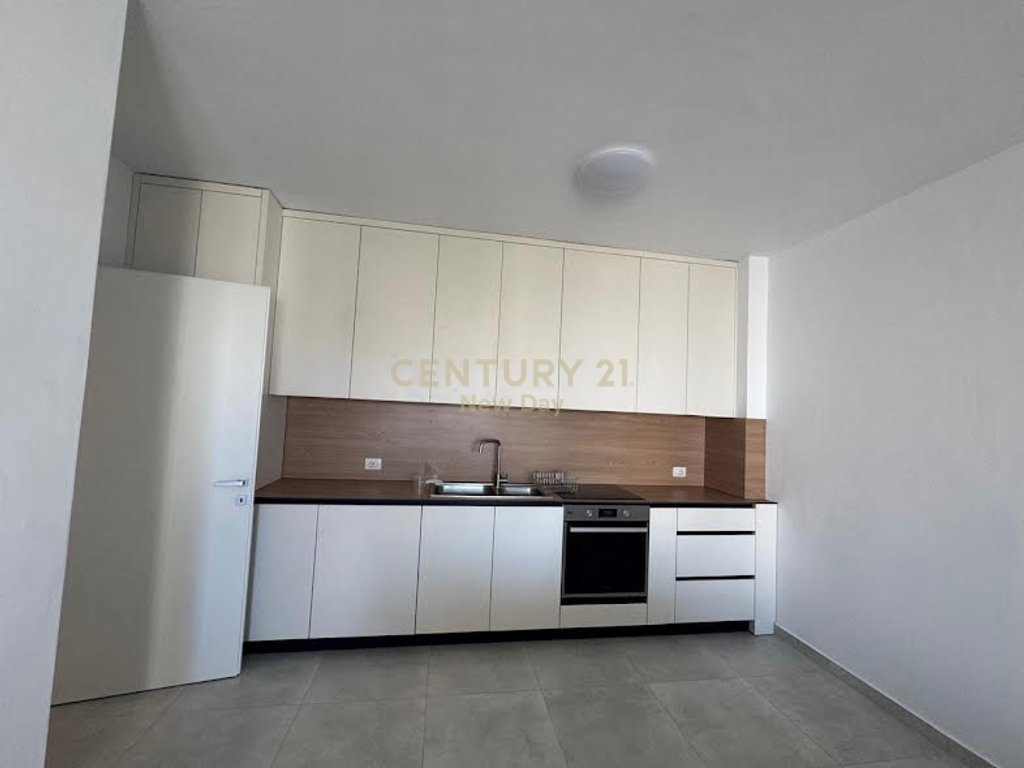 Apartament 2+1 Me Qira në Plazh, Durrës - 500€ | 95 m²