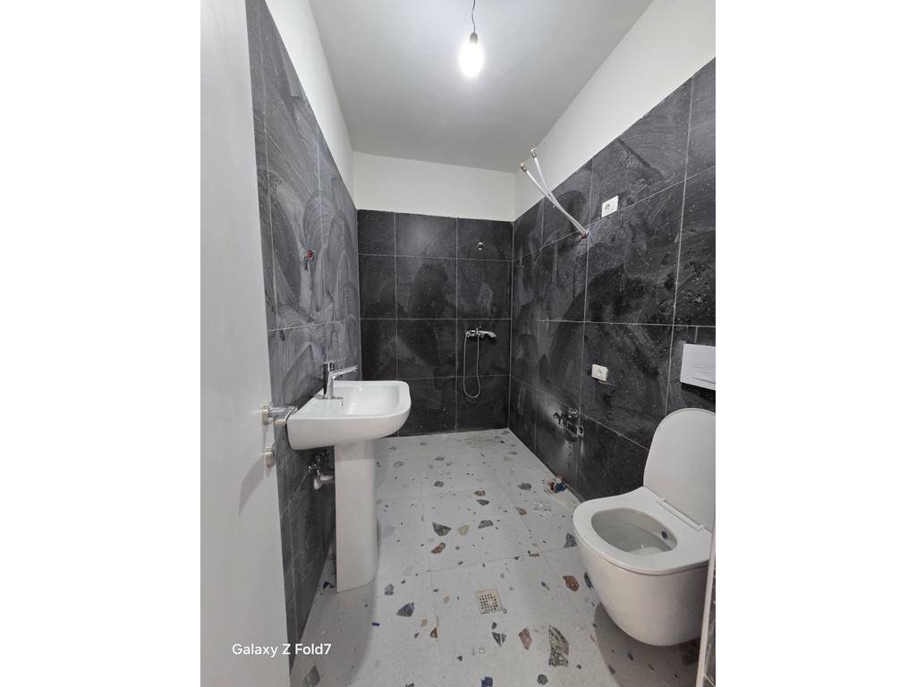 APARTAMENT PER SHITJE 2+1 TE RANA HEDHUN , SHENGJIN