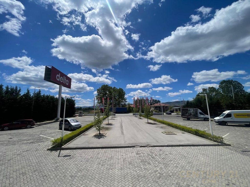 Shitet godine multifunksionale, Korce