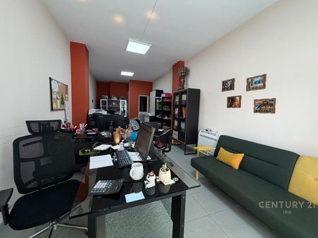 Ambient Komercial në Shitje – prane rruges Asim Vokshi, Brraka, Tiranë