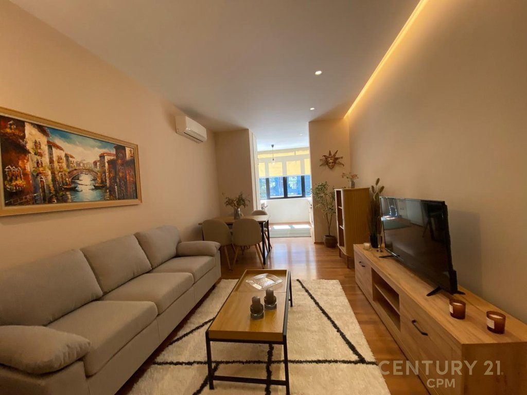 Apartament 2+1 Me Qira në Ish Blloku, Tiranë
