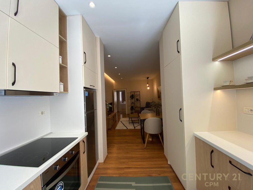 Apartament 2+1 Me Qira në Ish Blloku, Tiranë