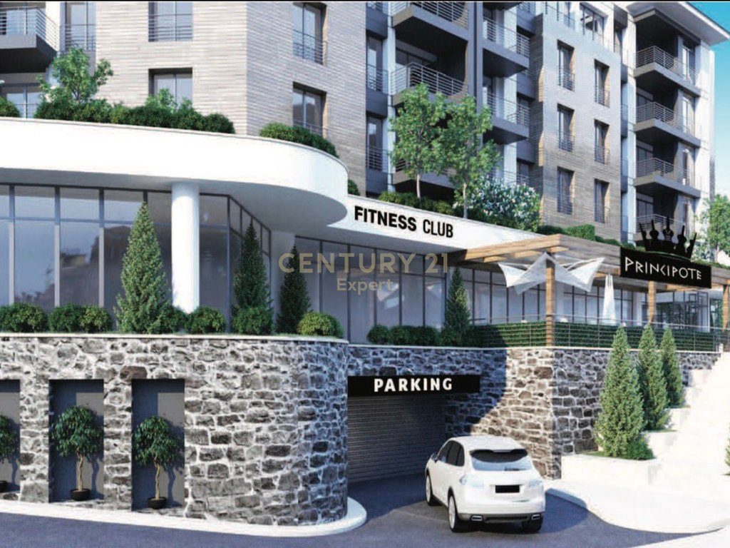 Shitet apartament 3+1+2+ Verand tek Liqeni i Thate
