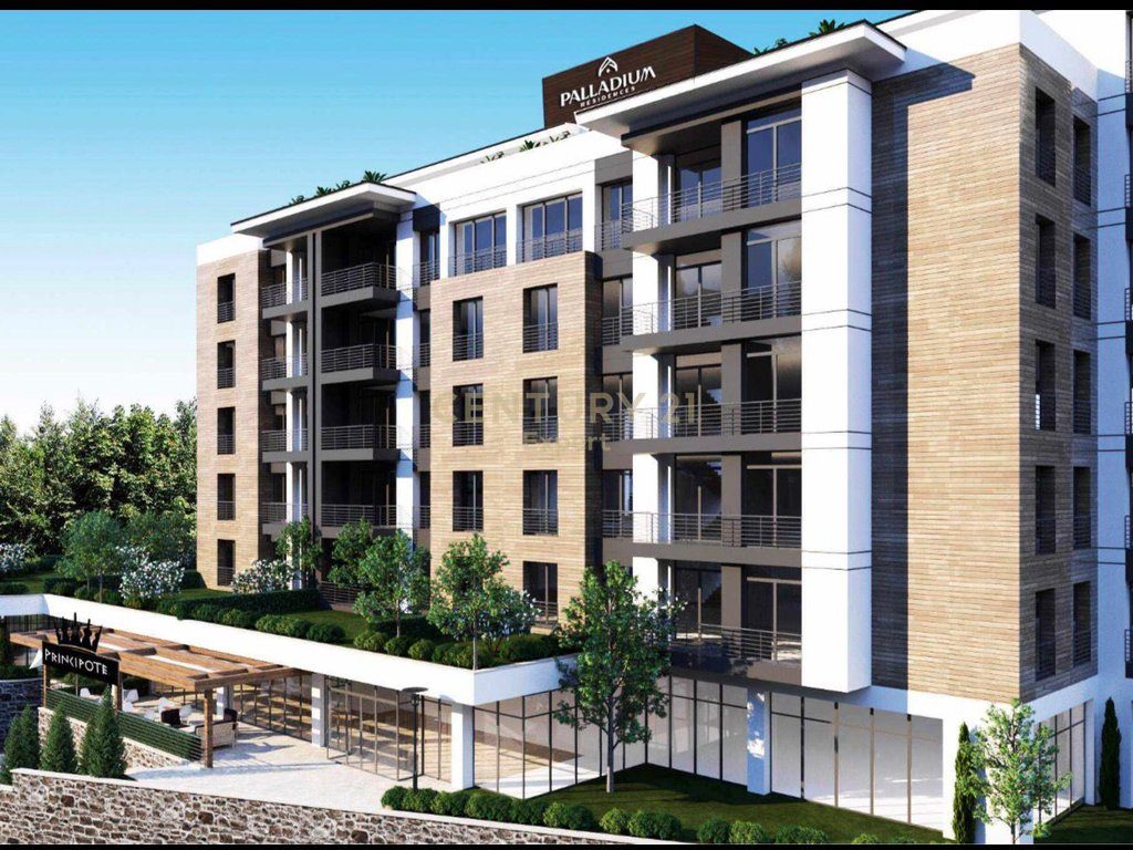 Shitet apartament 3+1+2+ Verand tek Liqeni i Thate
