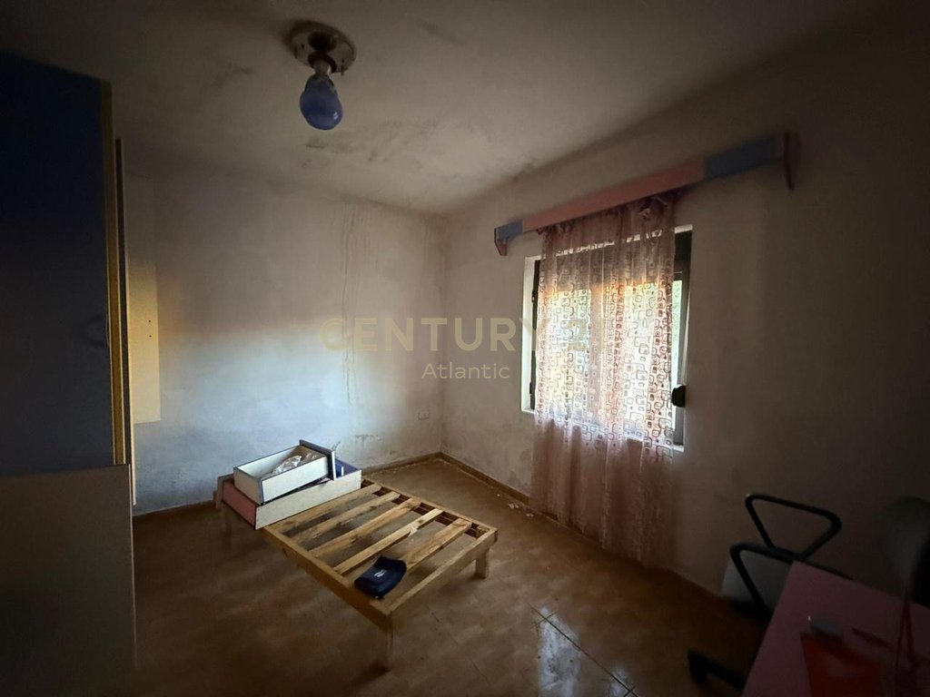 Shtëpi 3+1 Për Shitje në Periferinë e Shijakut - 65,000€ | 270 m²