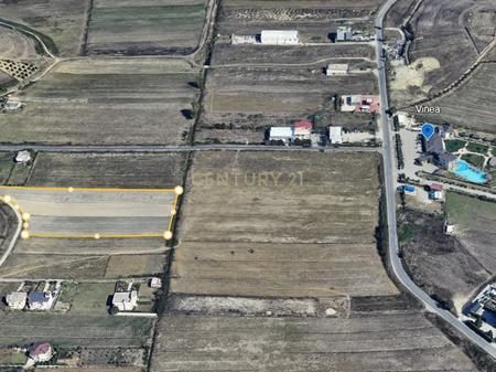 Shitet tokë 800 m² në Plepa / Shkallnur (500 m² arë + 300 m² truall)