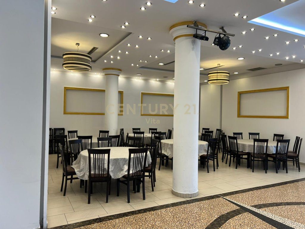 JEPET ME QIRA RESTORANT NE SPITALL, DURRES  !!!