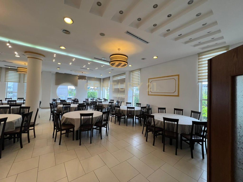 JEPET ME QIRA RESTORANT NE SPITALL, DURRES  !!!