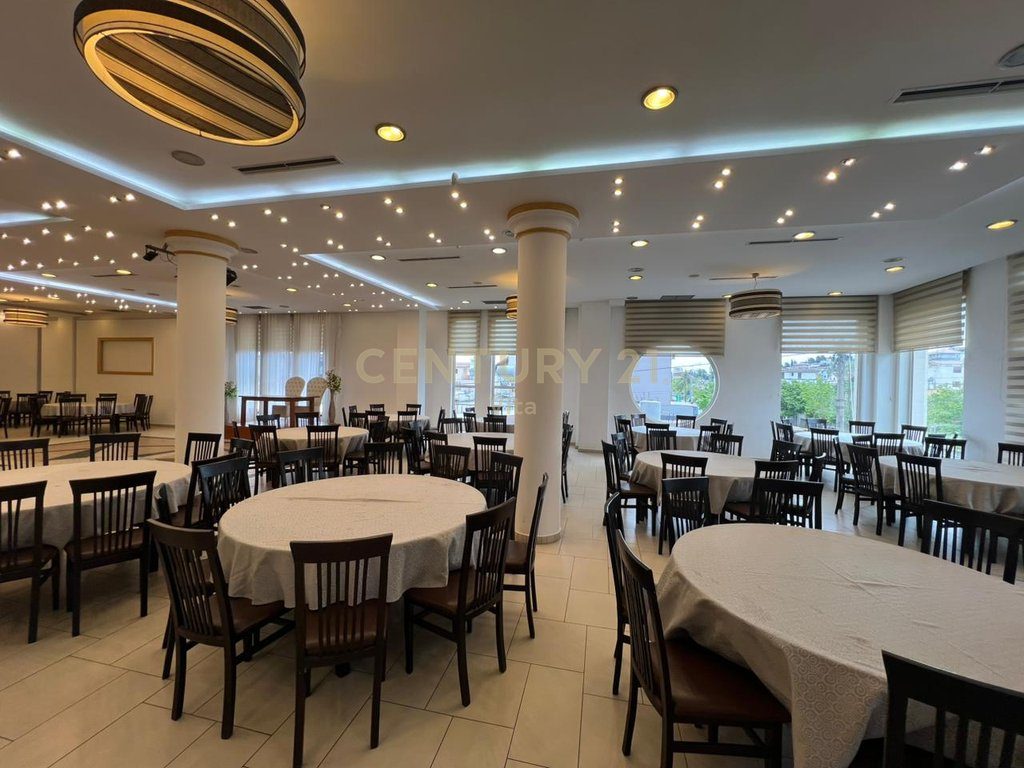 JEPET ME QIRA RESTORANT NE SPITALL, DURRES  !!!