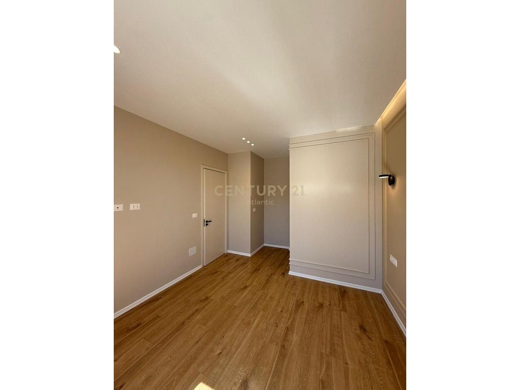 Apartament 1+1 Për Shitje në Mali i Robit.