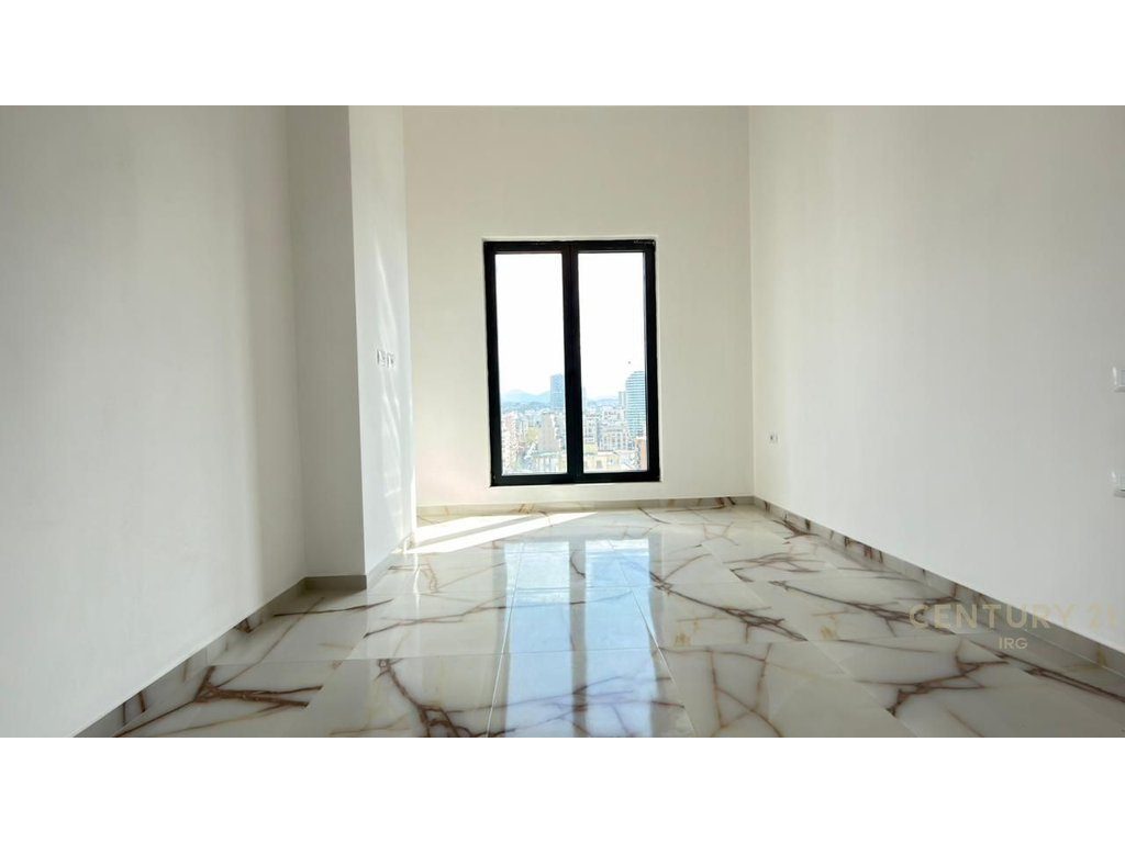Jepet apartament 2+1+2 per Zyra tek Rruga e Barrikadave!