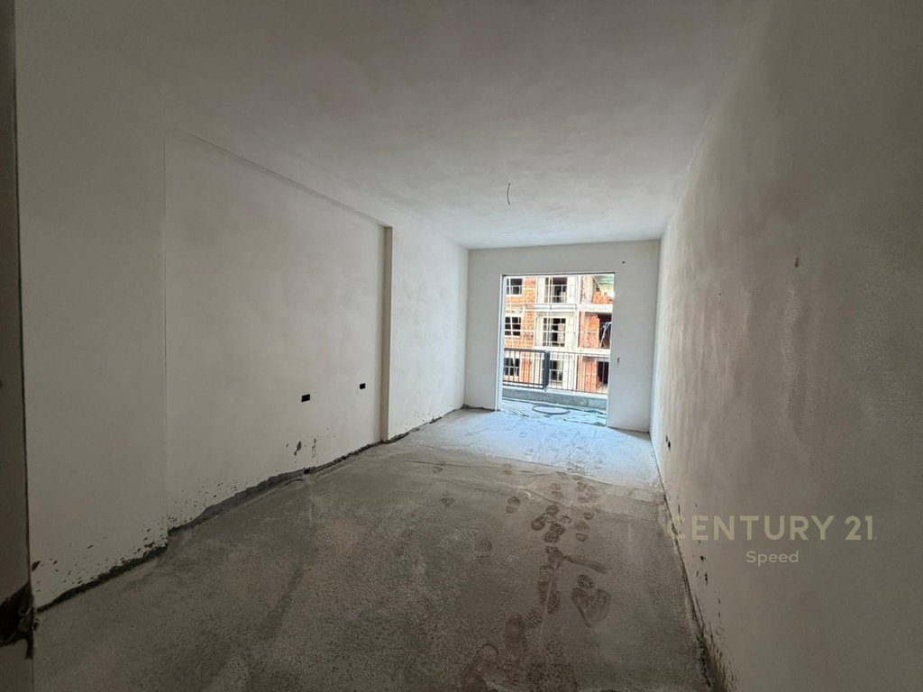 Apartament 2+1+2 për shitje në Paskuqan!