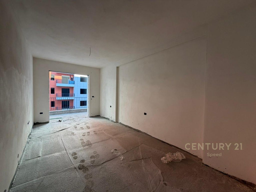 Apartament 2+1+2 për shitje në Paskuqan!