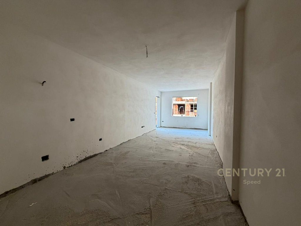 Apartament 2+1+2 për shitje në Paskuqan!