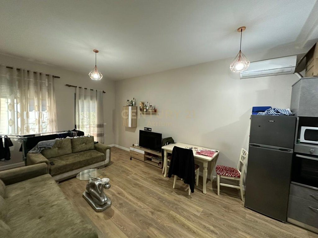 JEPET APARTAMENT 2 + 1 ME QIRA PRANE MATERNITETIT TE  RI !