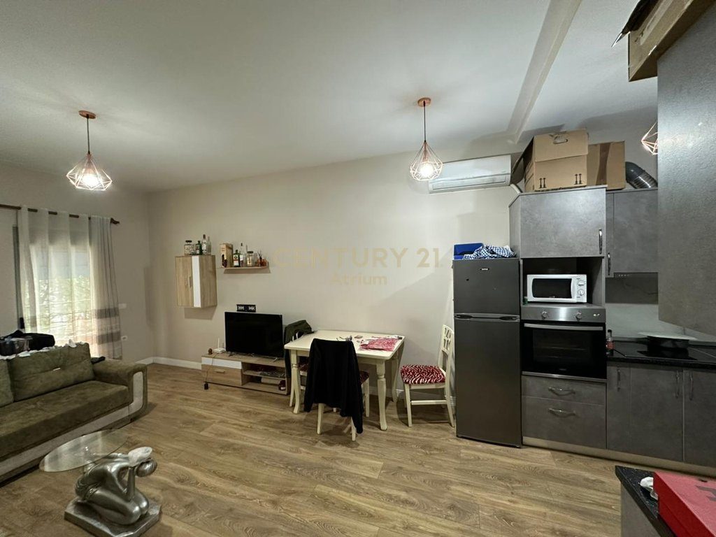 JEPET APARTAMENT 2 + 1 ME QIRA PRANE MATERNITETIT TE  RI !