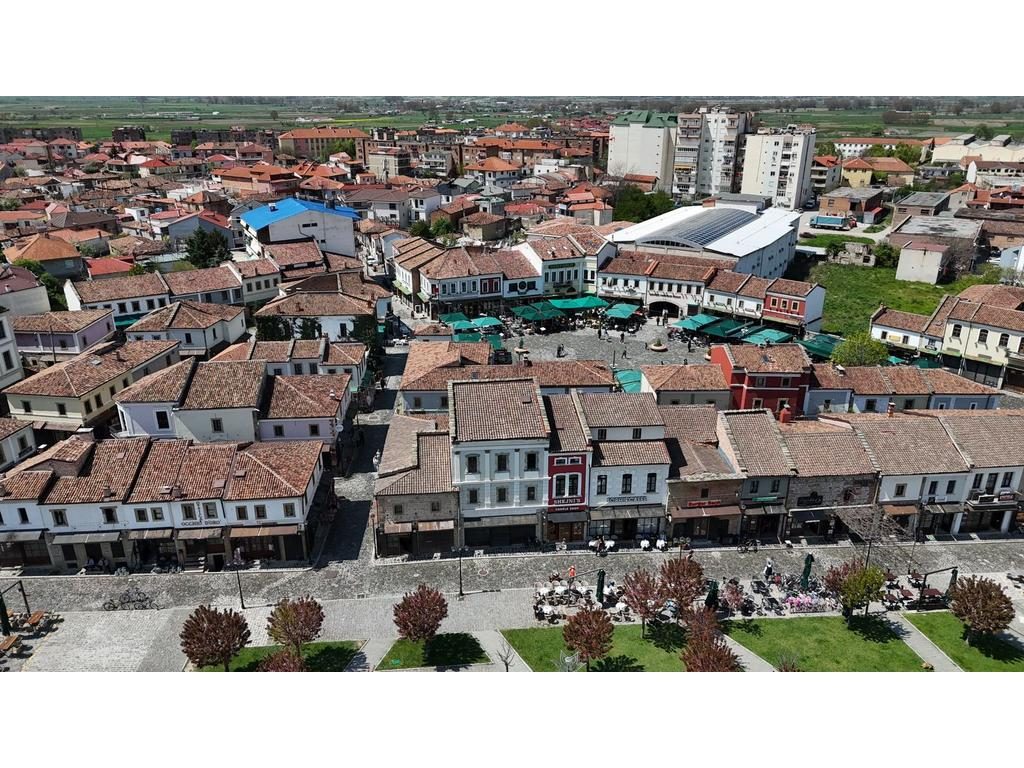 Pazari i Korçës, Shesim ndërtesë antike