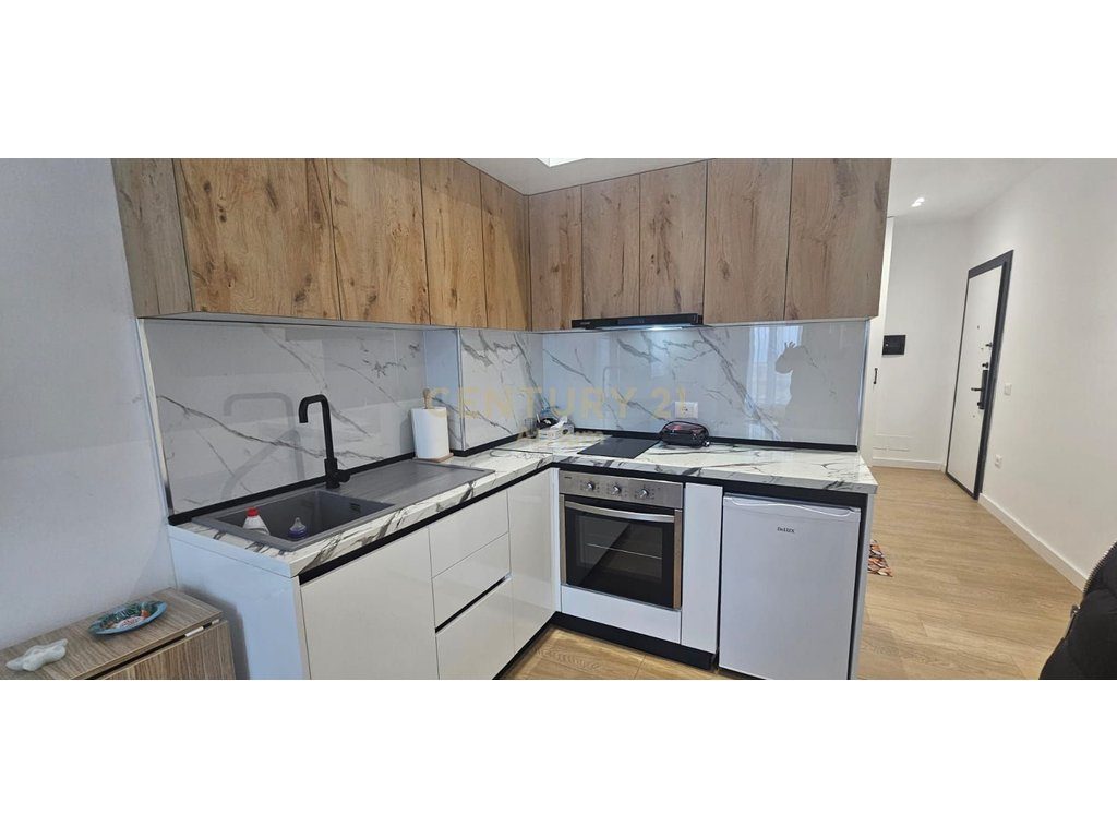 SHITET STUDIO APARTAMENT NE QERRET, PRANË HOTEL BRILIANT – IDEAL PËR INVESTIM!!!