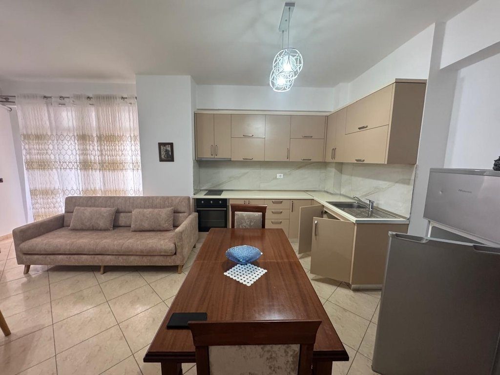 APARTAMENT 1+1 PER QIRA,PRANE SHKOLLES 'DRITA E DIJES'!