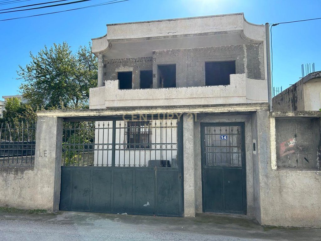 Shitet Vile 2-Kateshe ne Shkozet 250000 Euro