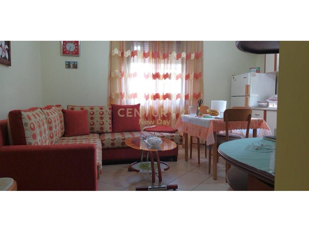 Shitet Vile 2-Kateshe ne Shkozet 250000 Euro