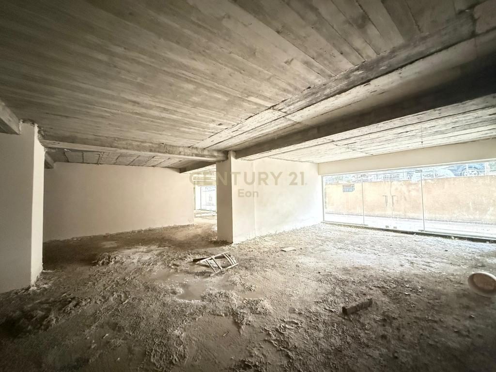 Shitet Ambient Komercial në Plazh Iliria,  Durrës - 550.000€ | 480 m²