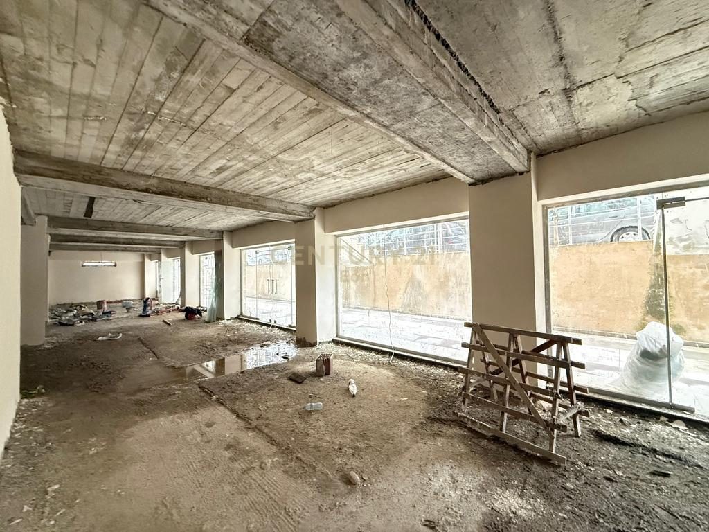 Shitet Ambient Komercial në Plazh Iliria,  Durrës - 550.000€ | 480 m²