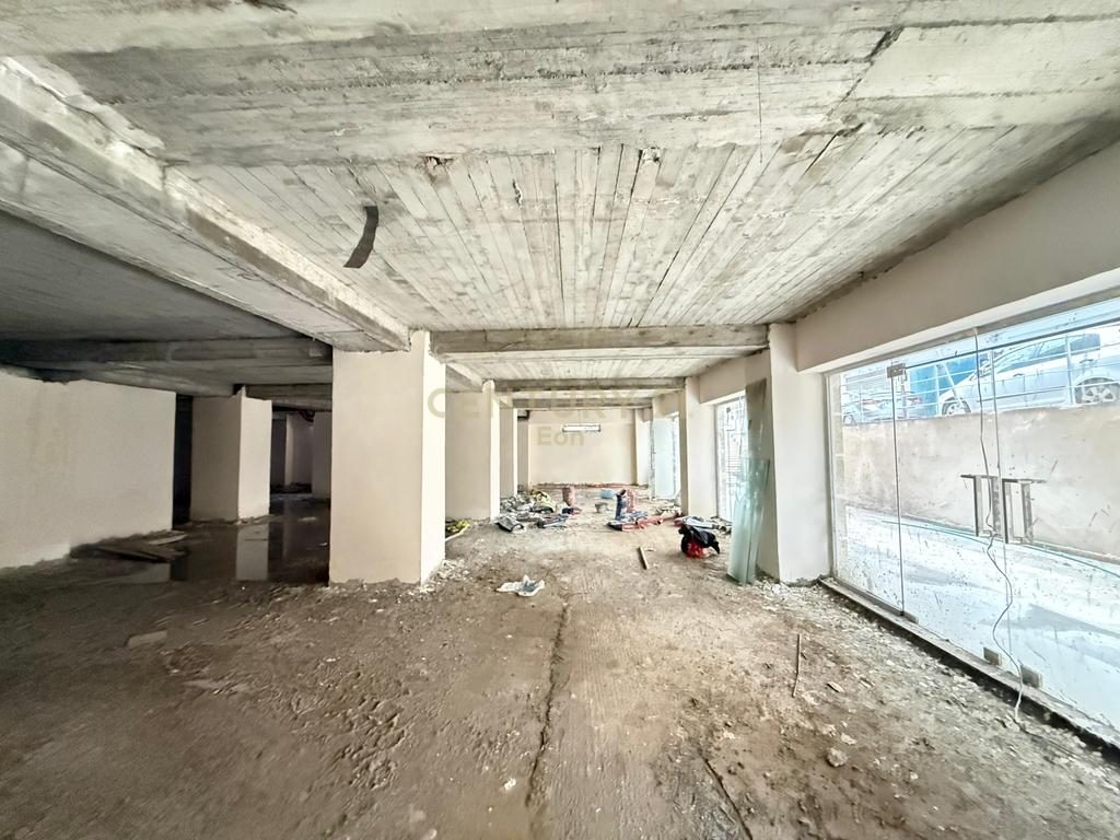 Shitet Ambient Komercial në Plazh Iliria,  Durrës - 550.000€ | 480 m²
