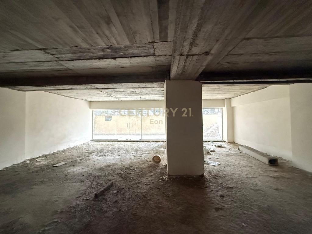 Shitet Ambient Komercial në Plazh Iliria,  Durrës - 550.000€ | 480 m²