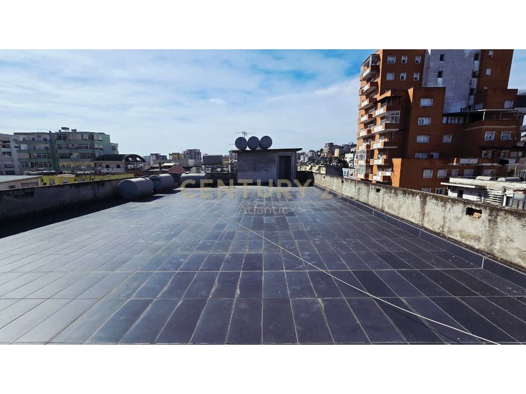 APARTAMENT 6+2 NË SHITJE  Rruga Aleksander Goga, Durrës