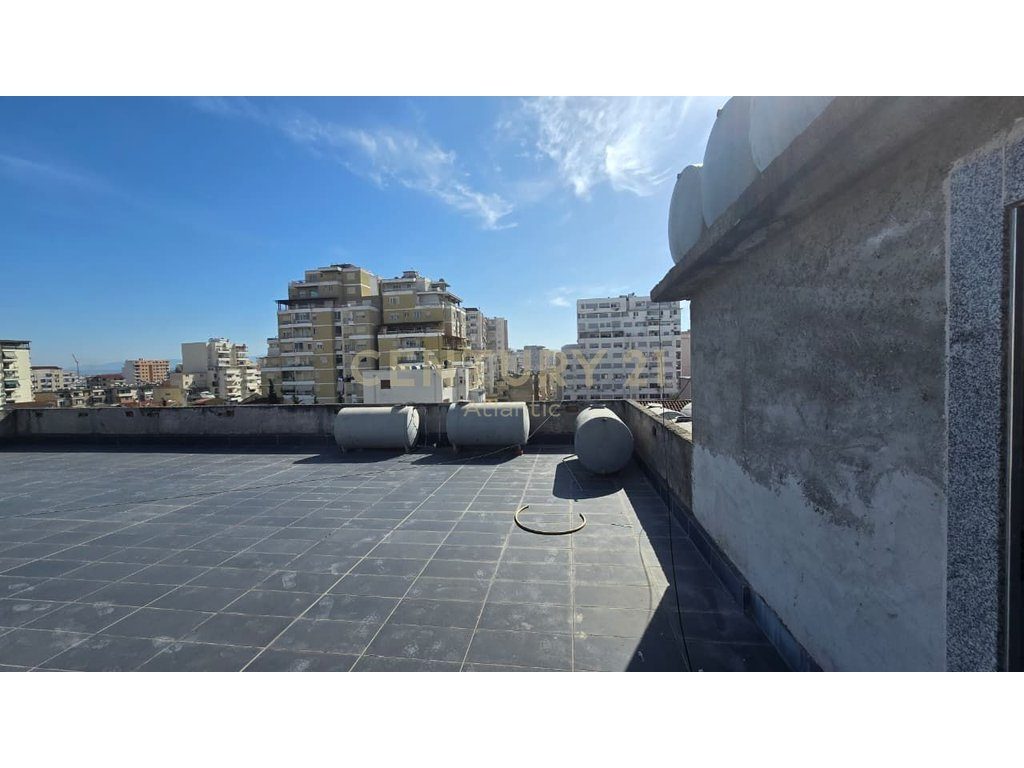 APARTAMENT 6+2 NË SHITJE  Rruga Aleksander Goga, Durrës