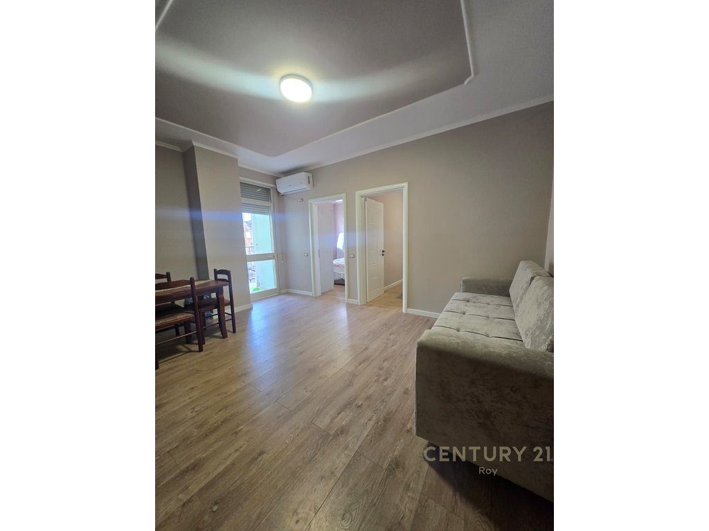 Apartament 2+1 në shitje prane vilave te vienes ne Golem!!!