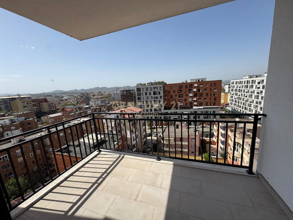 🏙️ APARTAMENT NE SHITJE ME PAMJE FANTASTIKE TE TIRANES 2+1+2 TUALETE+ 2 BALLKONE NE KOMPLEKSIN MIRABELLA NE LAGJEN 'VARR...