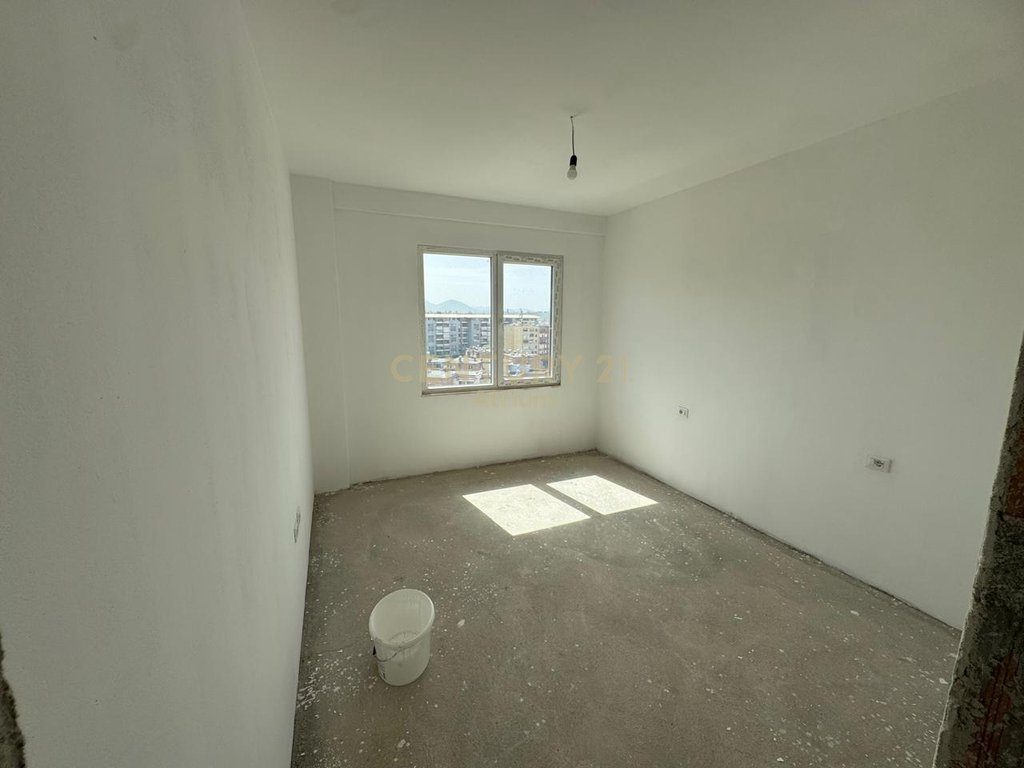 🏙️ APARTAMENT NE SHITJE ME PAMJE FANTASTIKE TE TIRANES 2+1+2 TUALETE+ 2 BALLKONE NE KOMPLEKSIN MIRABELLA NE LAGJEN 'VARR...