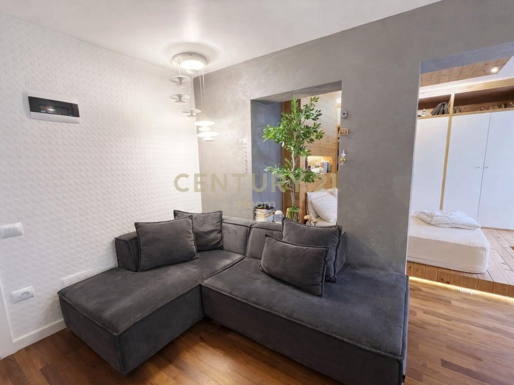 Shitet Apartament 1+1  në zemër të Myslym Shyri