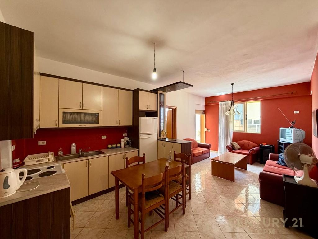 APARTAMENT 2+1 PER SHITJE NE SARANDE ME PAMJE NGA DETI!