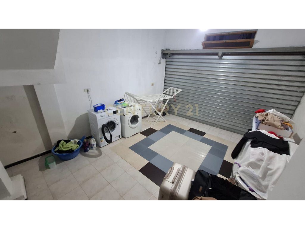 Shtëpi 2-kateshe + garazh me qira në Qendër,  Shkodër  | 100 m²