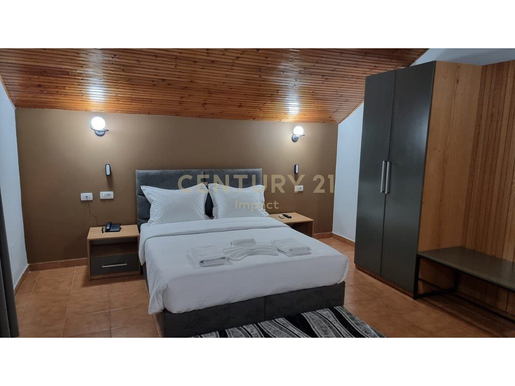 Shitet hotel me 15 dhoma në Kombinat, Tiranë - 1,500,000 €!