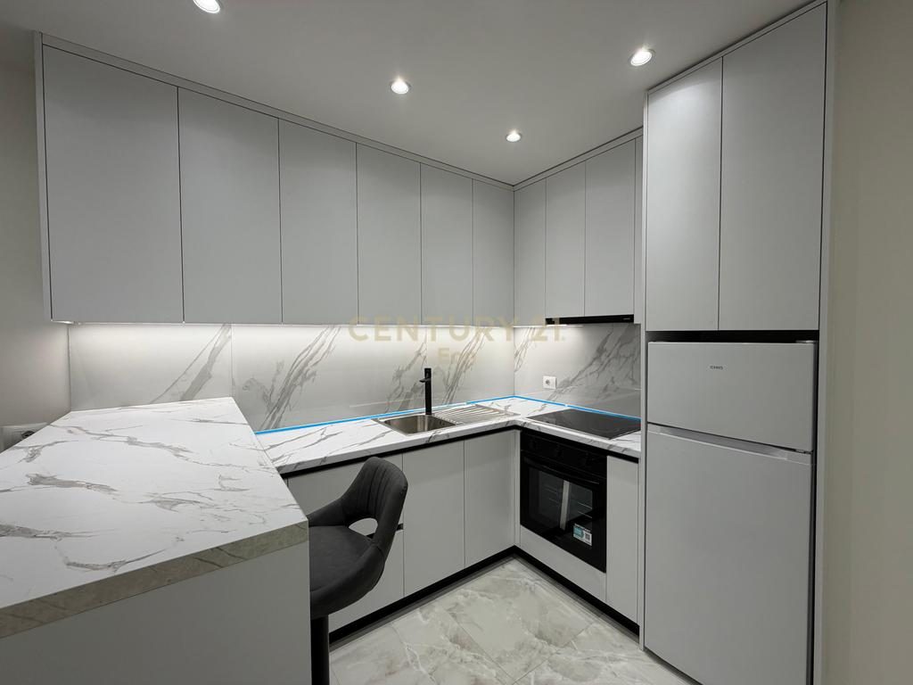 Shitet Apartament 1+1, prane Miami 2, Golem !