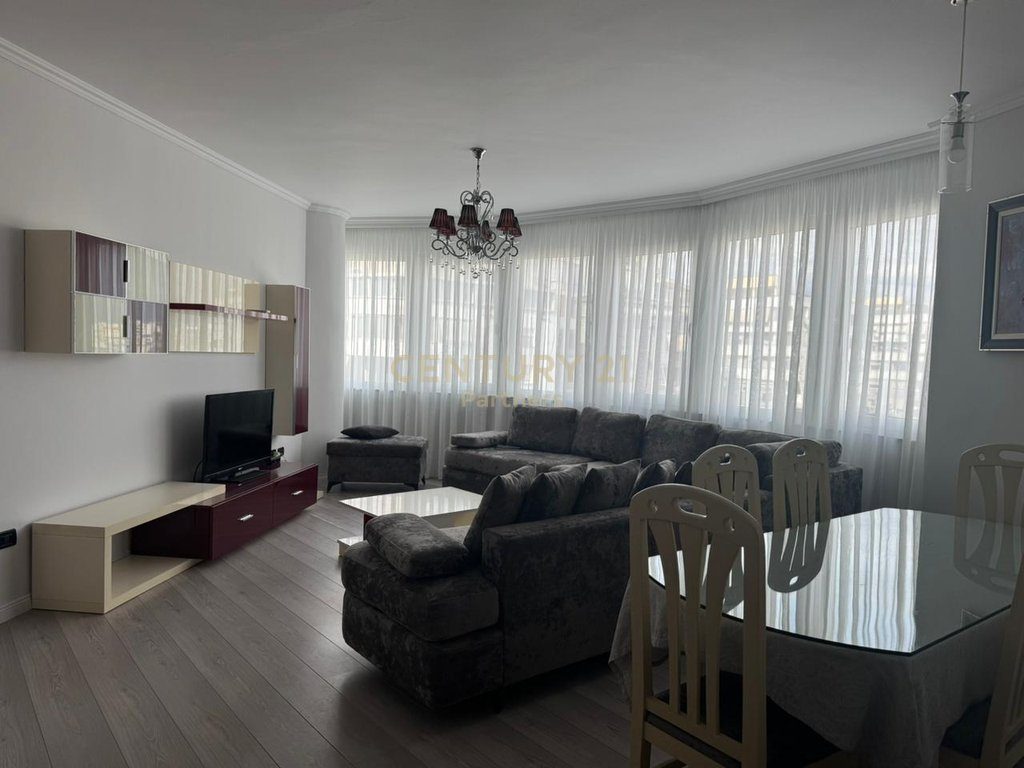JAPIM APARTAMENT 3+1 ME QIRA NE DELIJORGJ
