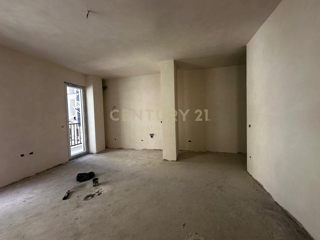 SHITET APARTAMENT 1+1 NE GOLEM, NDERTIM I RI!